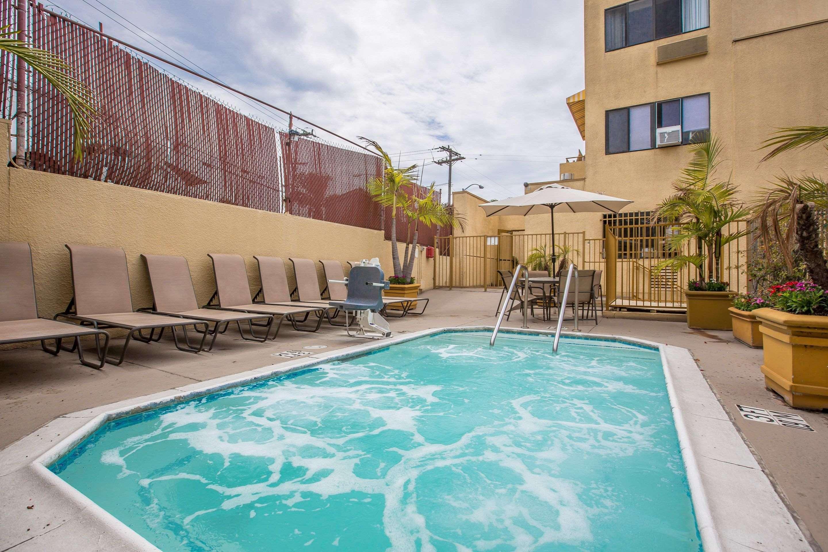 Quality Inn & Suites Hermosa Beach Exterior photo